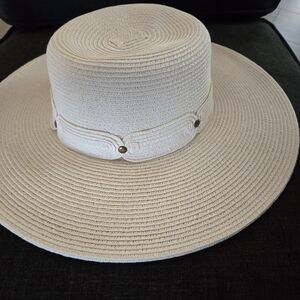 NWT Nine West Cream Wide-Brim Beach Hat
